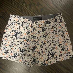 Banana Republic Women's Floral Print Shorts - Navy and Orange
